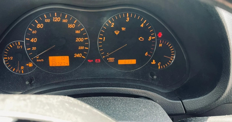 Toyota Avensis cena 7200 przebieg: 307274, rok produkcji 2004 z Kielce małe 92